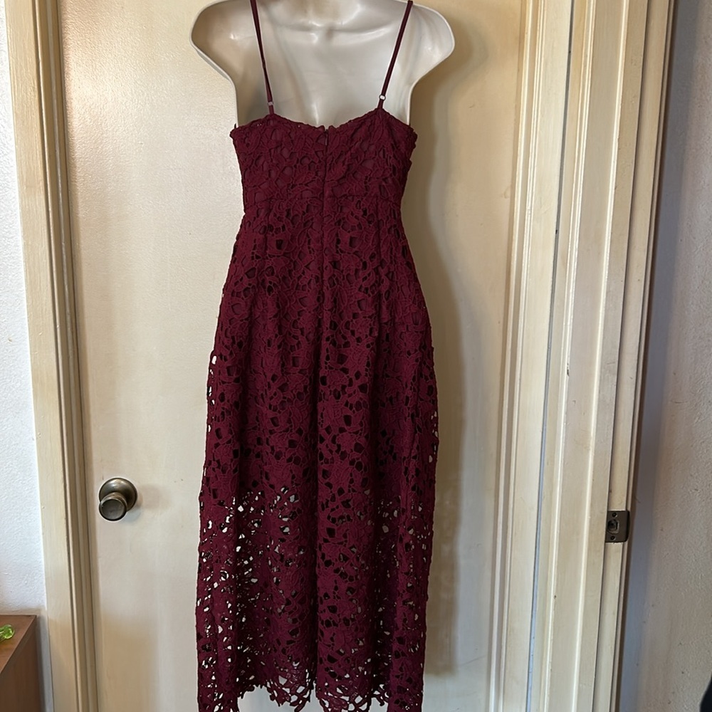 ASTR the Label cranberry lace spaghetti strap tea length dress size S - Picture 6 of 14